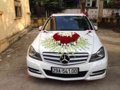 Thuê xe cưới Mercedes Trắng tại Hà Nội